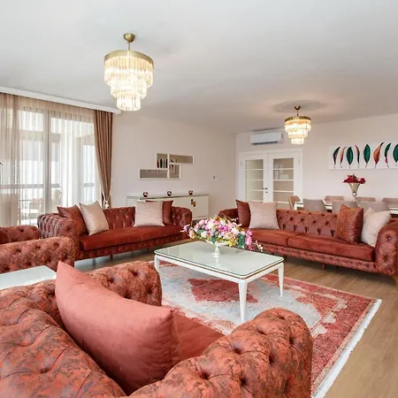 Armoni Deluxe Apartment
